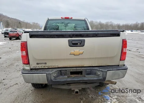 2008 Chevrolet Silverado K1500 z USA, uszkodzony, nr VIN 1GCEK19C88Z319317